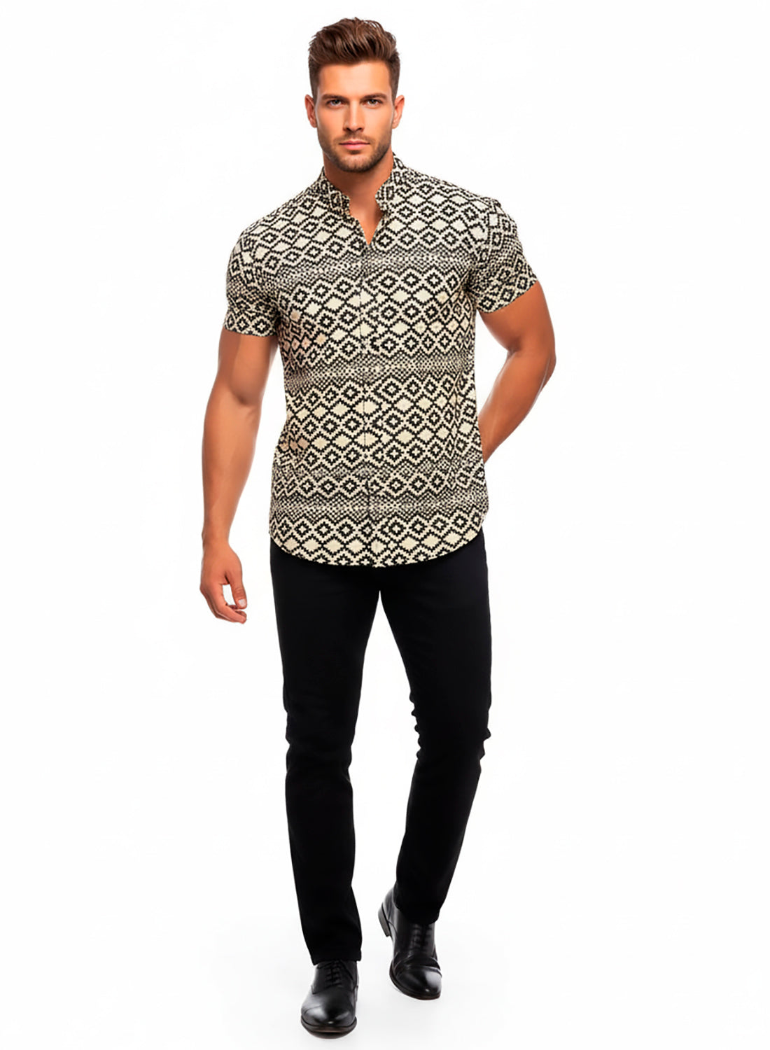 Llamativa Camisa Confeccionada Artesanalmente en Tela Wax TRIBAL-WHITE